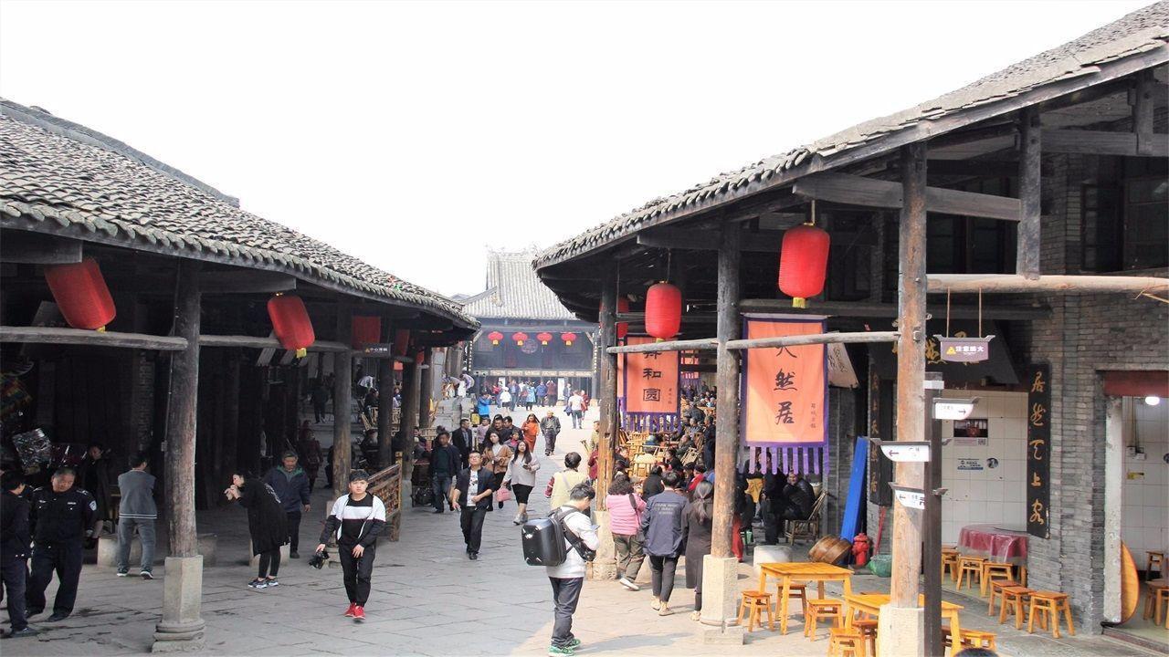 以案说法·女性维权课堂 | 子女可以要求离婚的父母一方增加抚养费吗？